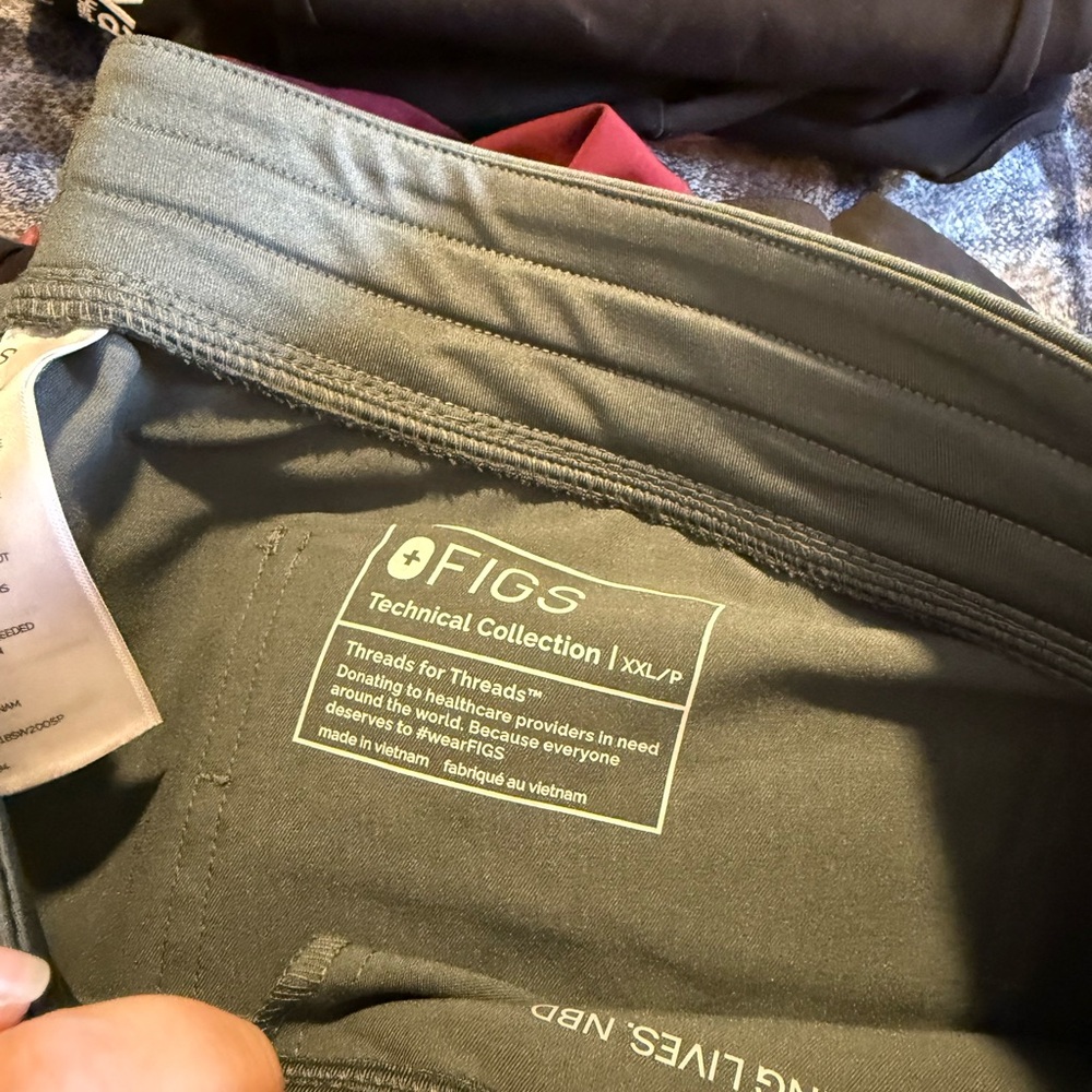 Figs scrub set